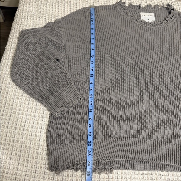 Chelsea DeBoer By Lily & Lottie 100% Cotton Distressed Sweater Size Medium (241) - Picture 7 of 11
